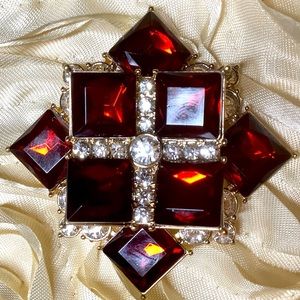 Rare Bijoux Avon Collection Deep Red 3D Brooch Pin